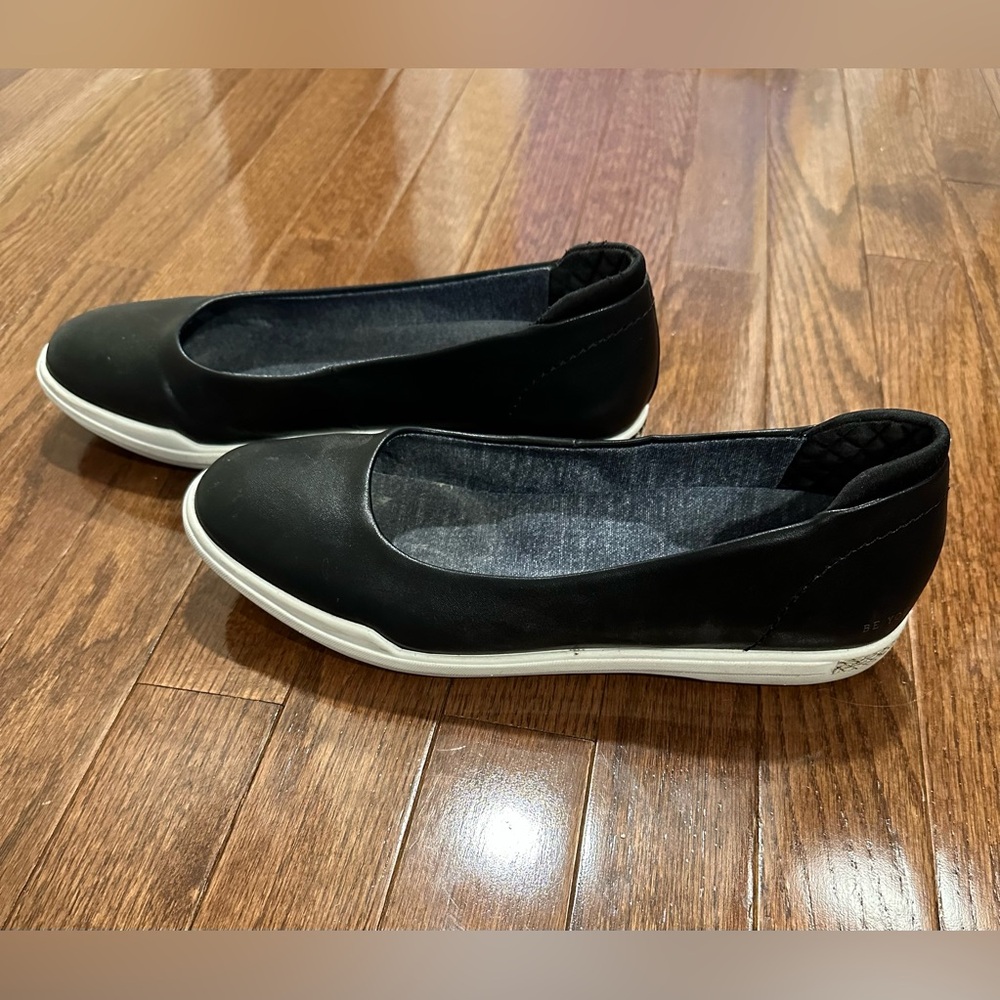 Dr. Scholl’s Timeless Flat